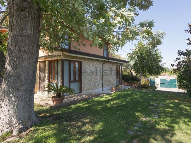 Casa in vendita a San Leucio Del Sannio, Campania