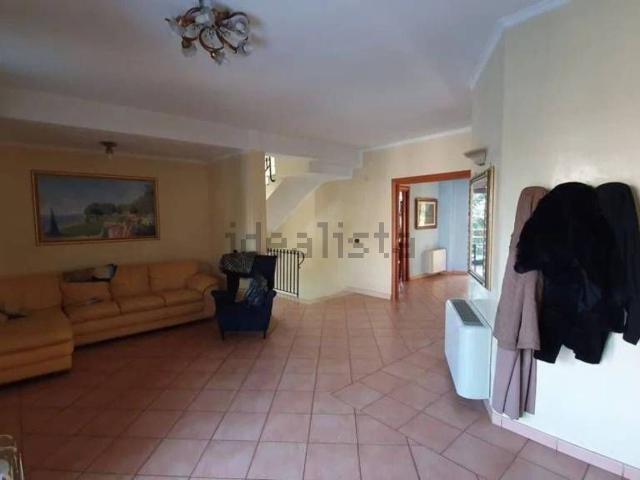 Casa in vendita a Frosinone, Lazio