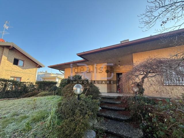 Casa in vendita a Cavalla, Seveso
