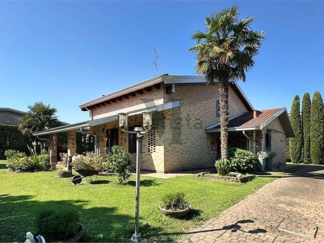 Casa in vendita a Biassono, Monza e della Brianza