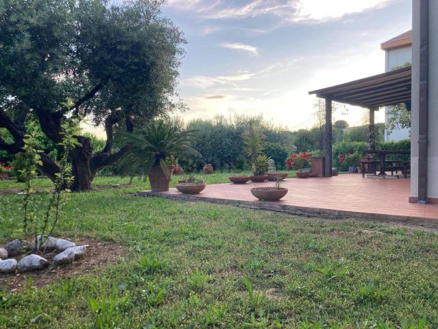 Casa in vendita a Contrada Grazie, Marche