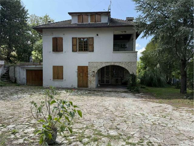 Casa in vendita a Spina, Marche