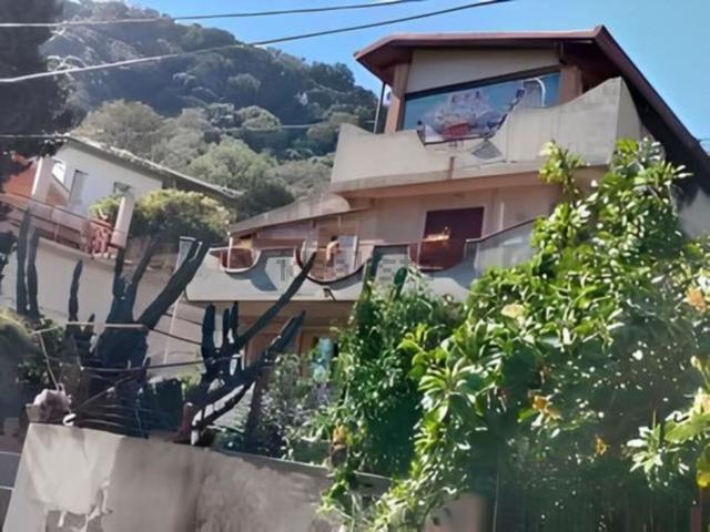 Casa in vendita a Giardini Naxos, Sicilia