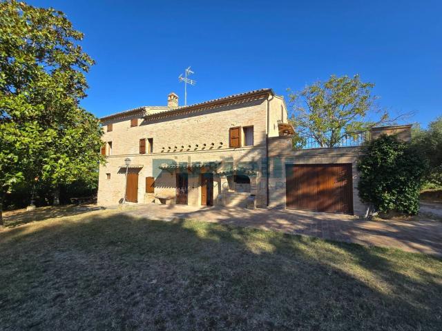 Casa in vendita a Monte San Pietrangeli, Fermo