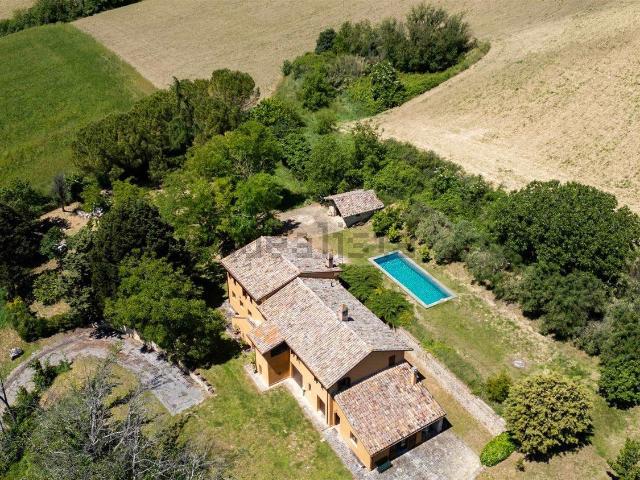 Casa in vendita a Rocchetta, San Severino Marche