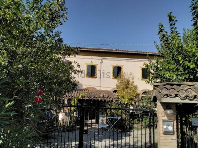 Casa in vendita a Terra di Mezzo, Re