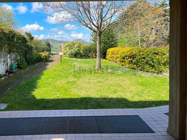 Casa in vendita a Mazzaferro, Marche