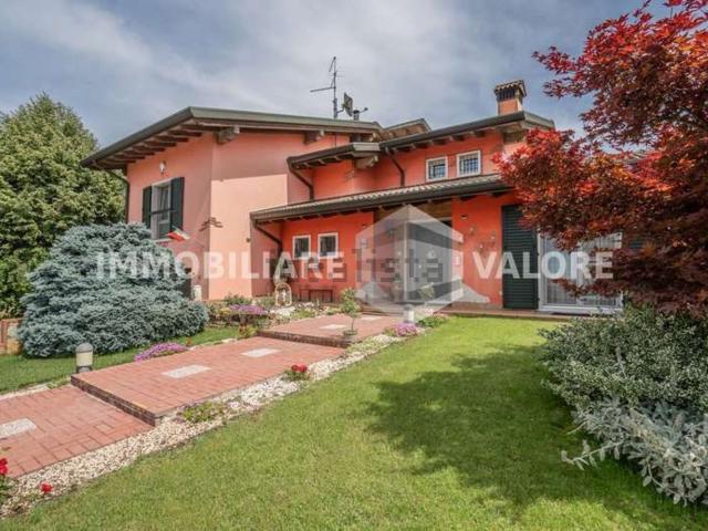 Casa in vendita a Roverbella, Lombardia