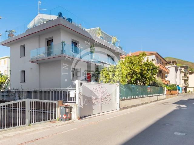 Casa in vendita a Spotorno, Liguria