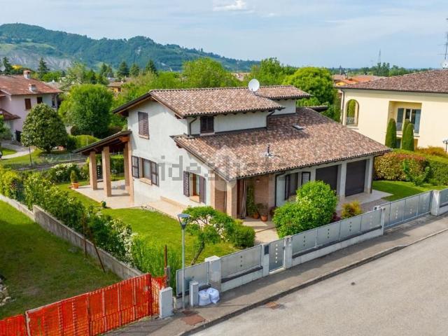 Casa in vendita a Val d’Enza, Re