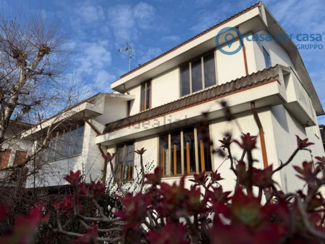 Casa in vendita a Commenda Est, Rovigo