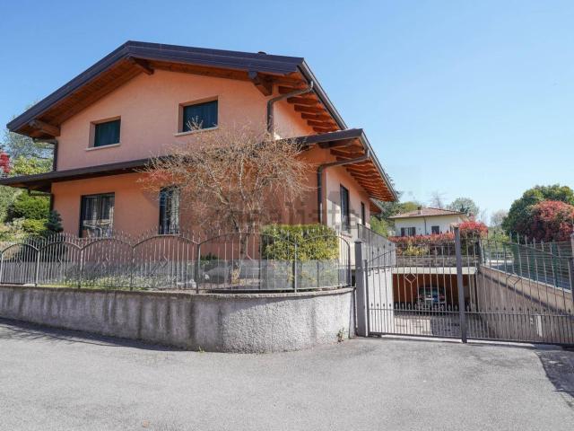 Casa in vendita a Villa D'adda, Lombardia