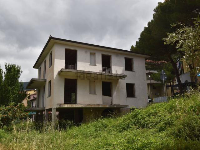 Casa in vendita a Chiusanico, Liguria