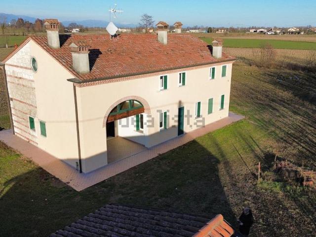 Casa in vendita a Camisano Vicentino, Veneto