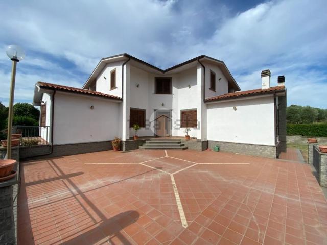 Casa in vendita a Viterbo, Lazio