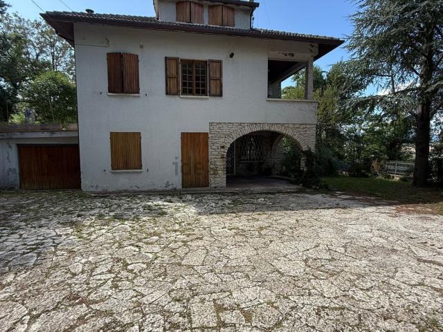 Casa in vendita a Piano, Marche