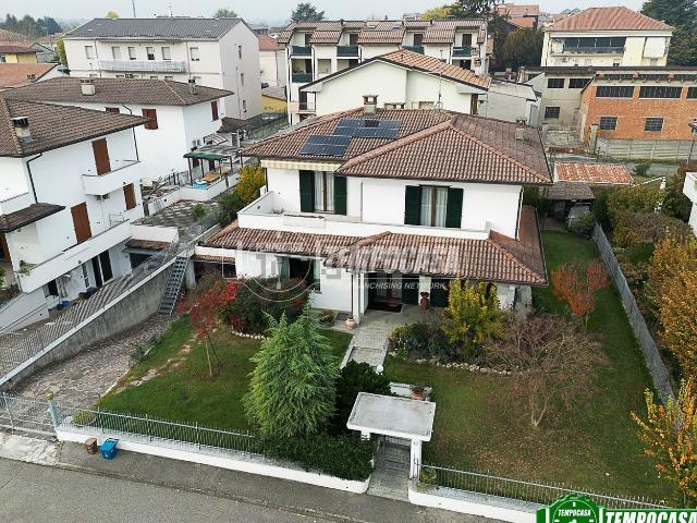 Casa in vendita a Madonna del Pilastro, Gragnano Trebbiense