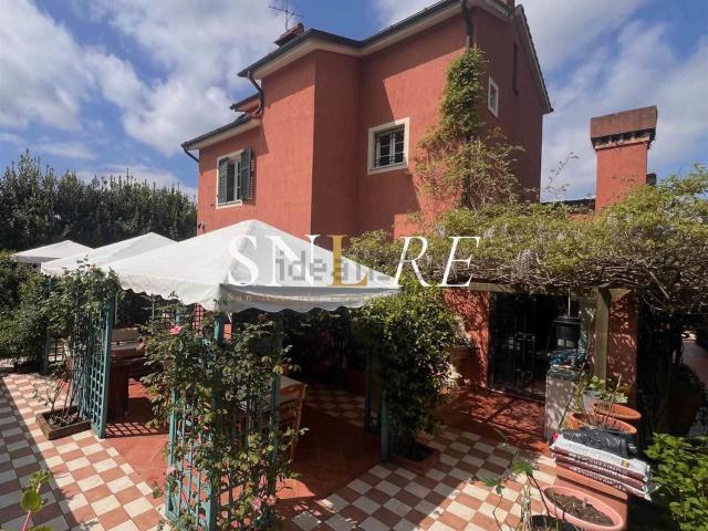 Casa in vendita a Sarzanello, Sarzana