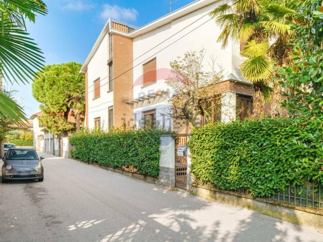 Casa in vendita a Castano Primo, Lombardia