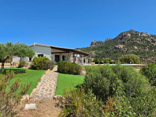 Casa in vendita a San Pantaleo, Sardigna/Sardegna