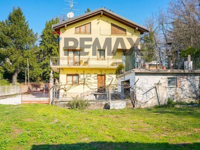 Casa in vendita a Unione dei comuni del Medio Verbano, Caravate