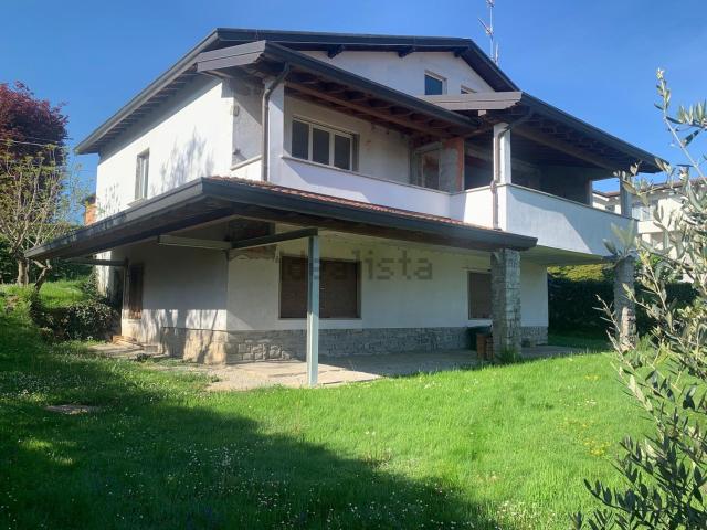 Casa in vendita a Alserio, Lombardia