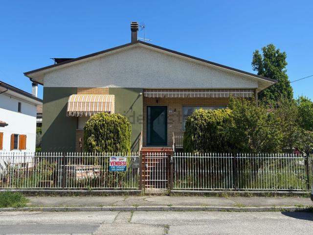 Casa in vendita a Morciano Di Romagna, Reggio Emilia