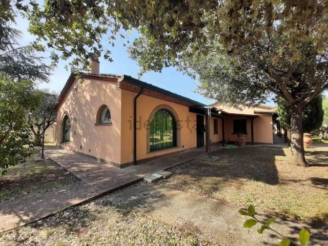 Casa in vendita a Cecina, Toscana