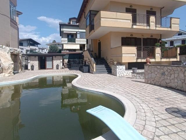Casa in vendita a Giugliano In Campania, Campania