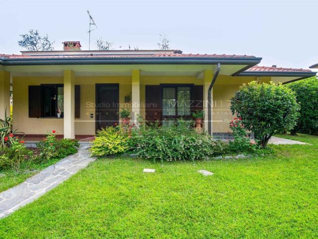 Casa in vendita a Besana In Brianza, Lombardia