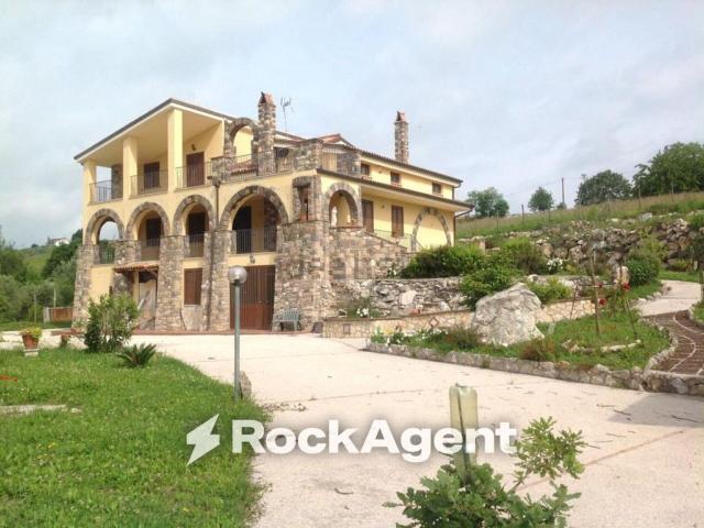 Casa in vendita a Castel Campagnano, Campania