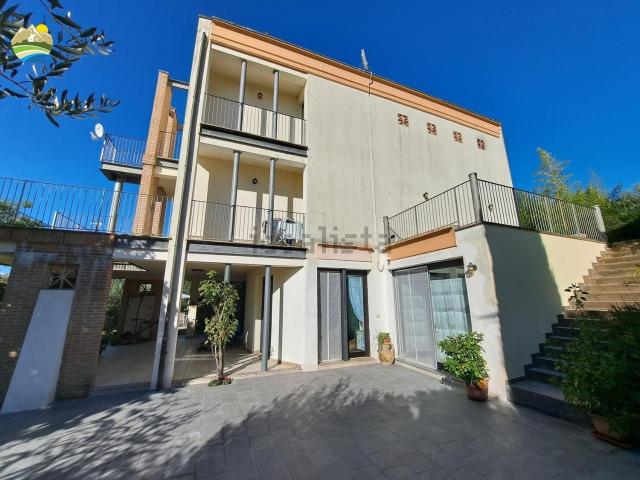 Casa in vendita a Atri, Abruzzo