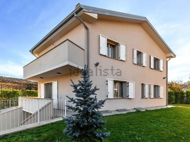 Casa in vendita a Traversetolo, Reggio Emilia