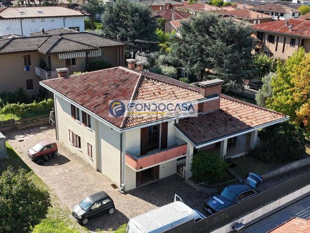 Casa in vendita a Castiglione Delle Stiviere, Lombardia