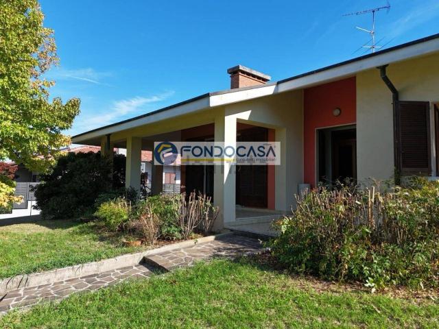Casa in vendita a Castiglione Delle Stiviere, Lombardia