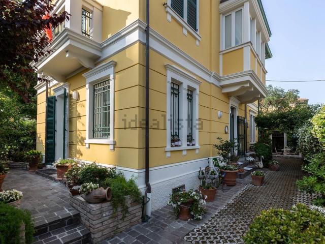 Casa in vendita a Centro Storico, Marche