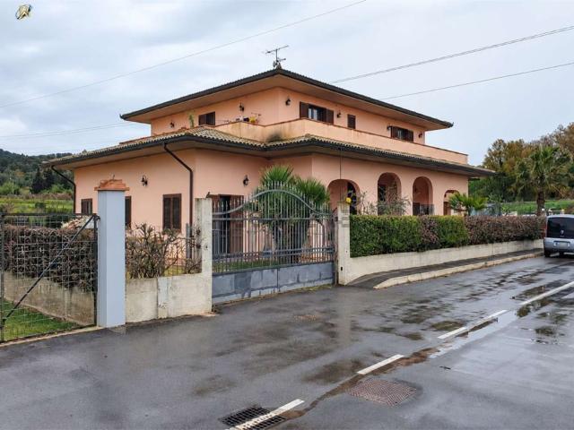 Casa in vendita a Unione di Comuni Montani Colline del Fiora, Manciano