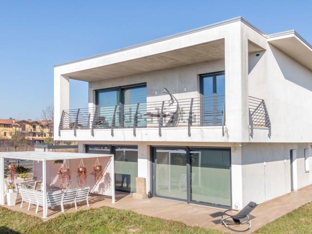 Casa in vendita a Bettola di Pozzo d'Adda, Pozzo D'adda