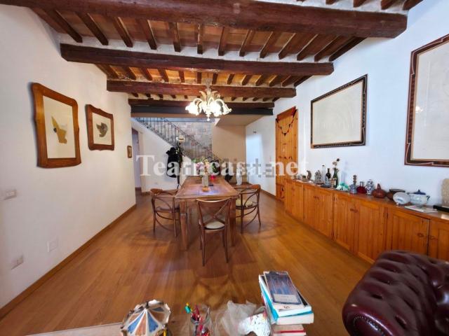 Casa in vendita a Centro Storico, Marche