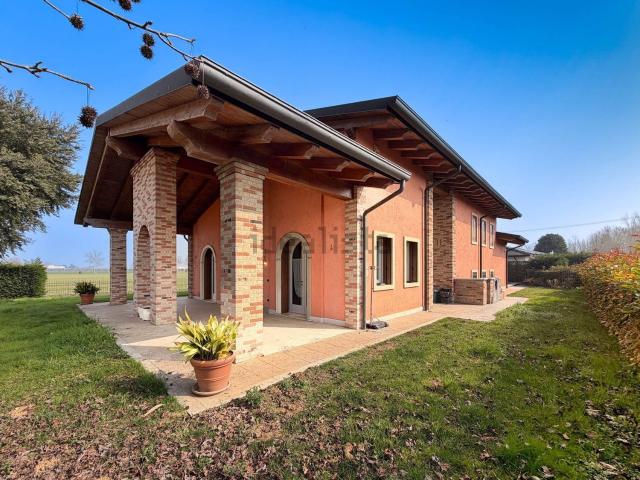 Casa in vendita a Oppeano, Veneto
