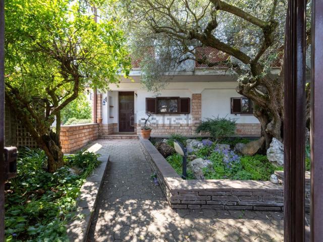 Casa in vendita a Cernusco Sul Naviglio, Lombardia