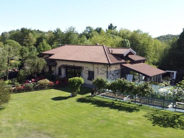 Casa in vendita a Invorio Superiore, Piemonte
