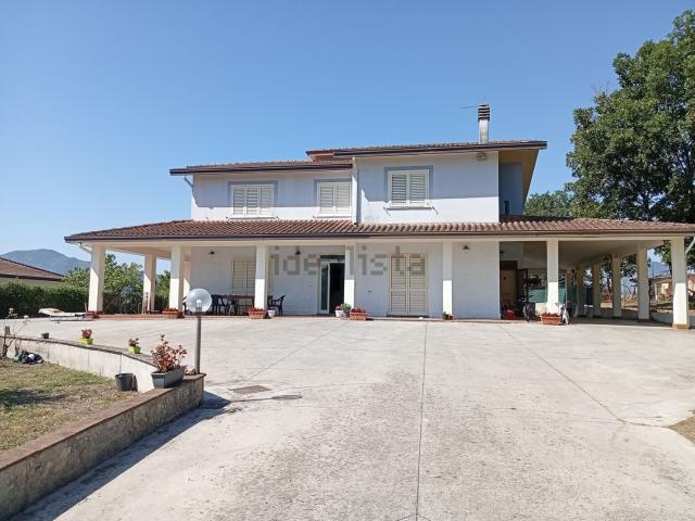Casa in vendita a Pignataro Interamna, Lazio