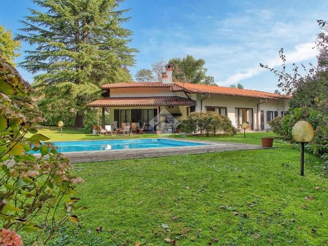 Casa in vendita a Luvinate, Lombardia