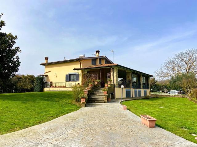 Casa in vendita a Monterosi, Lazio
