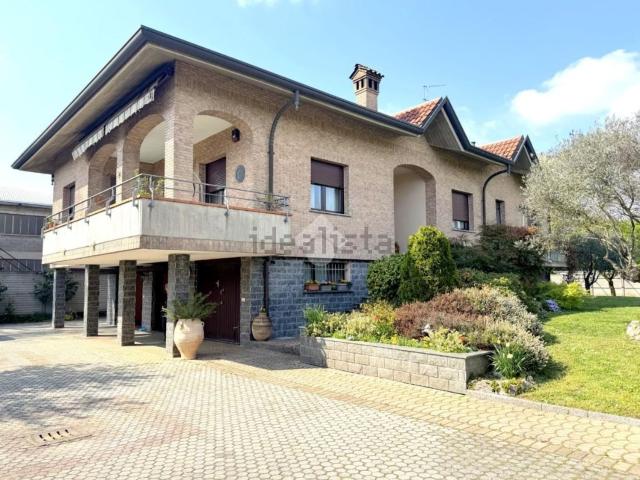 Casa in vendita a Cassina Pertusella, Caronno Pertusella