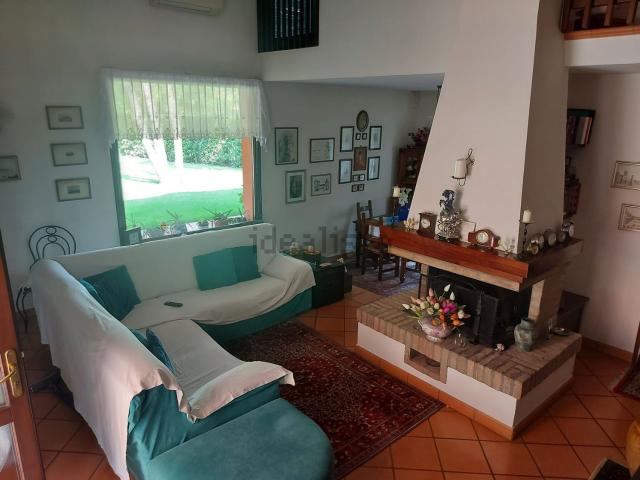 Casa in vendita a Villaggio Stranieri-Bazzarola, Re