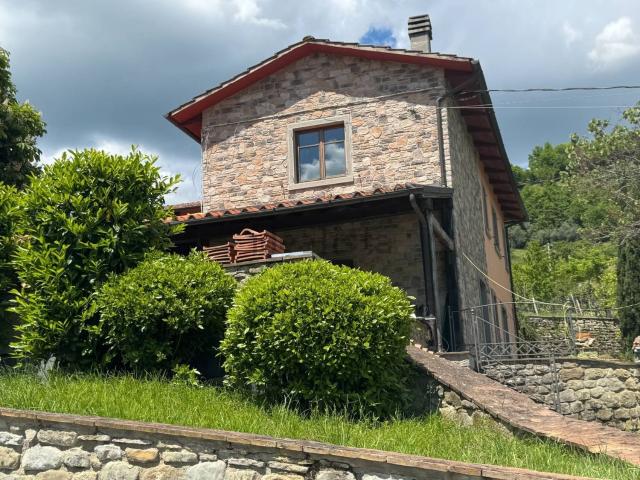 Casa in vendita a Pratovecchio Stia, Pratovecchio