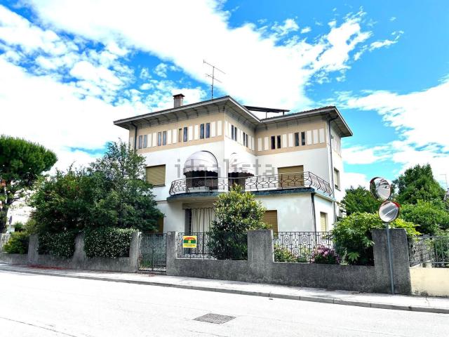 Casa in vendita a Cordenons, Friuli-Venezia Giulia