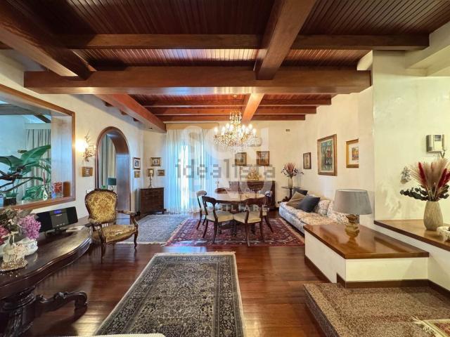 Casa in vendita a Prato, Toscana